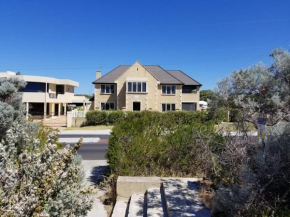 Wonnerup Manor by the Bay - Pets & Infants Welcome
